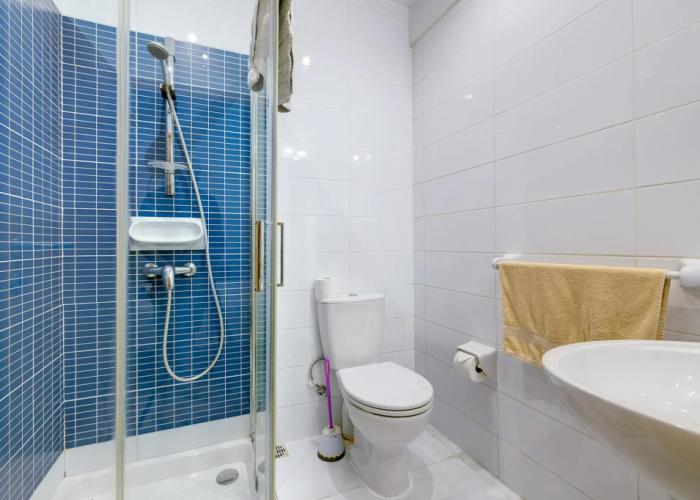 Modern 1BR Maisonette Steps From the Promenade