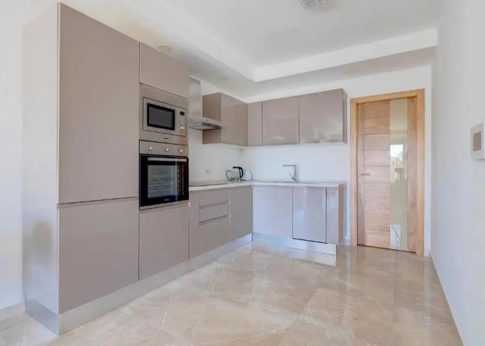 Modern 1BR Apartment in Central St Julian's