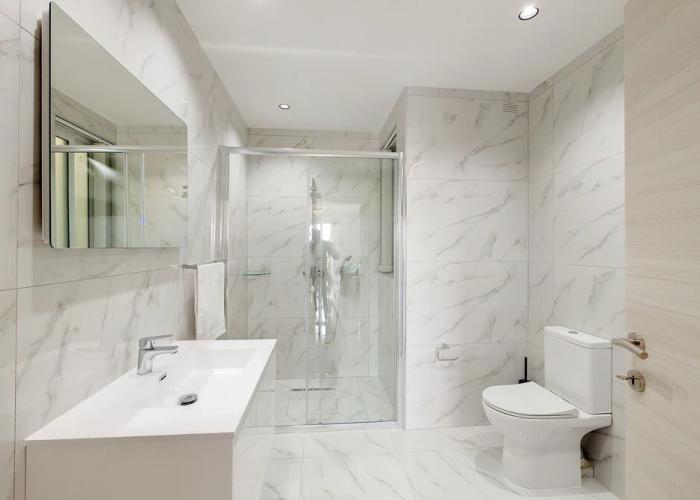 Splendid 2BR Apartment, Steps to St Georges Bay