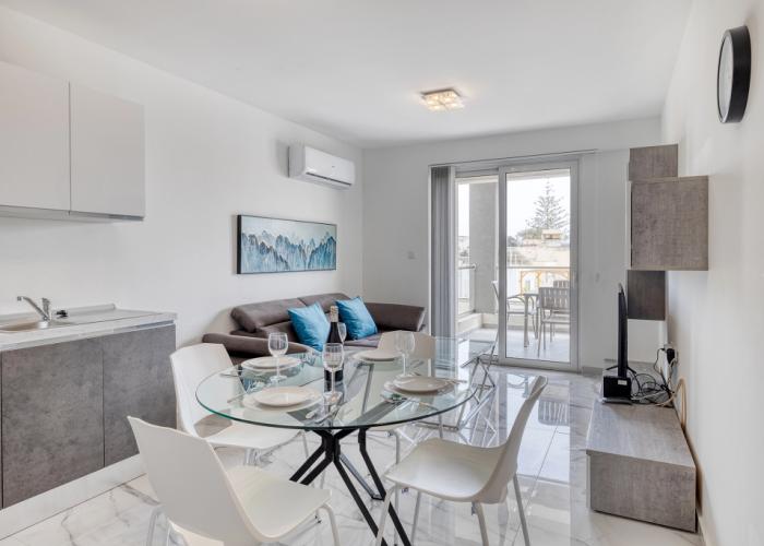 Deluxe 2BR Apartment in Central St Julian's