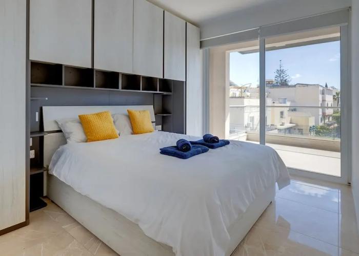 Cosy 1BR Apartment in Central St Julian's