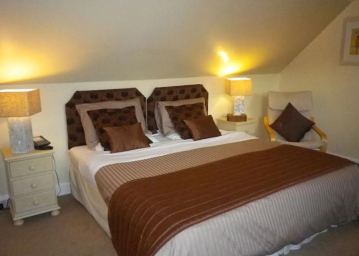 Tigh-na-Cloich Hotel