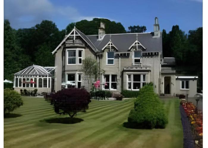 Claymore Guest House and Apartments