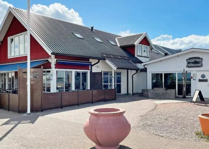 6 Person Holiday Home in Kopingsvik-by Traum
