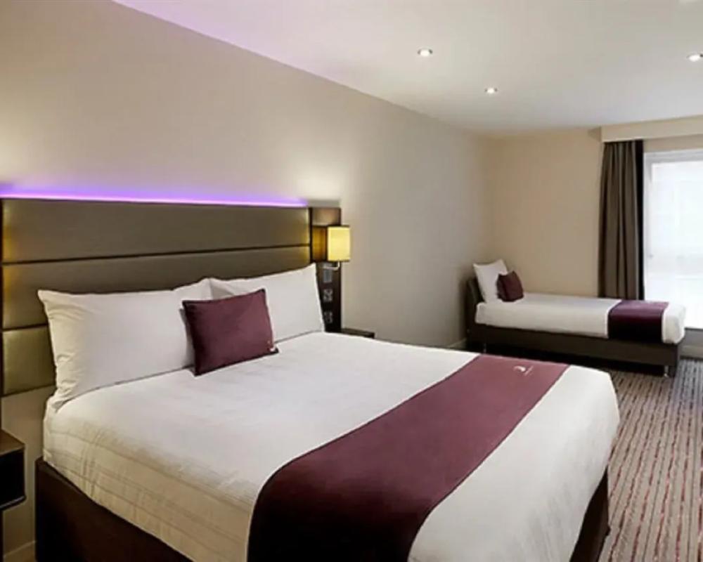 Premier Inn Bagshot
