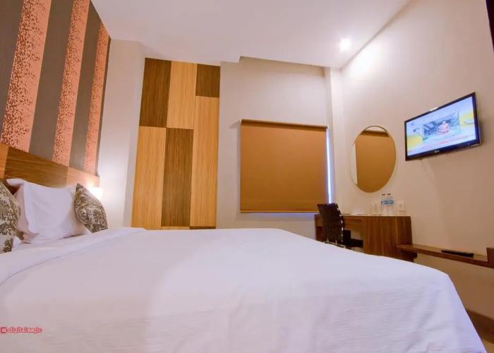 Splash Hotel