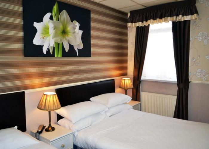 Lyndene Hotel