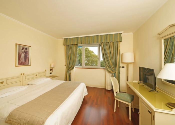 Hotel Savoy Palace