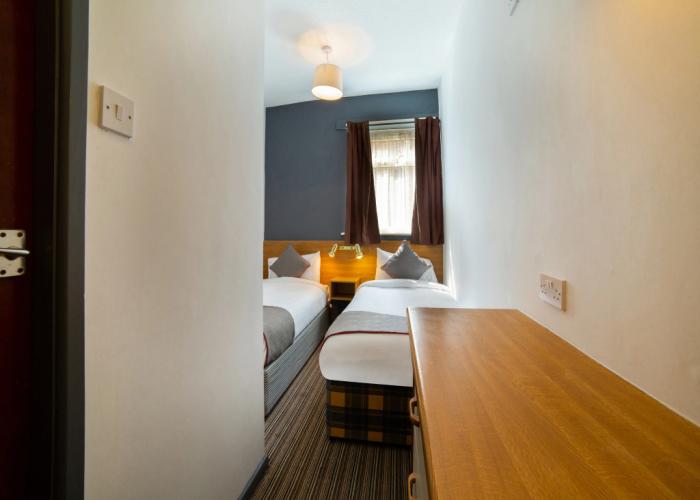 Alumhurst Hotel
