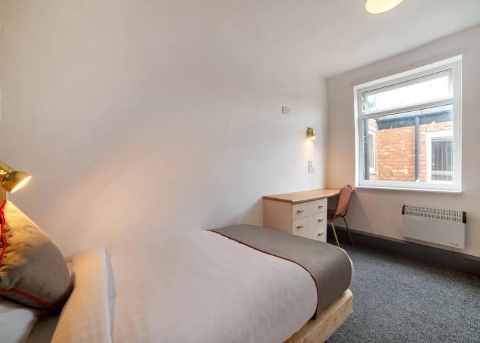 Alumhurst Hotel