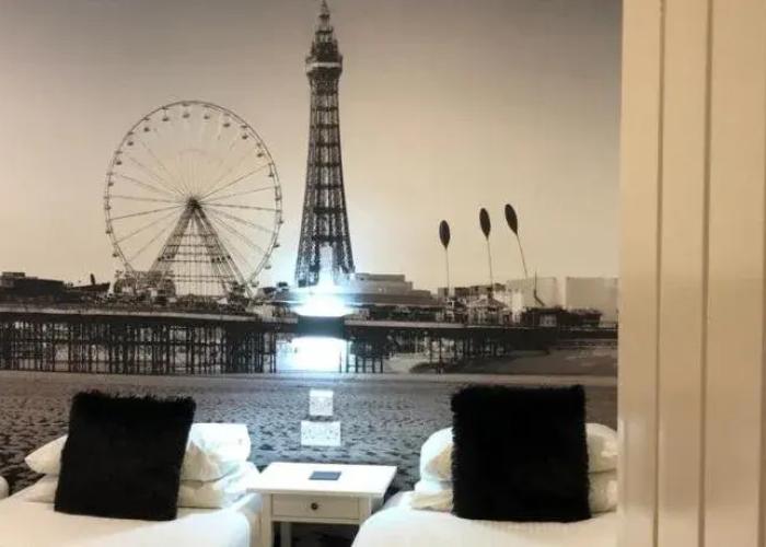 Happy Return Hotel