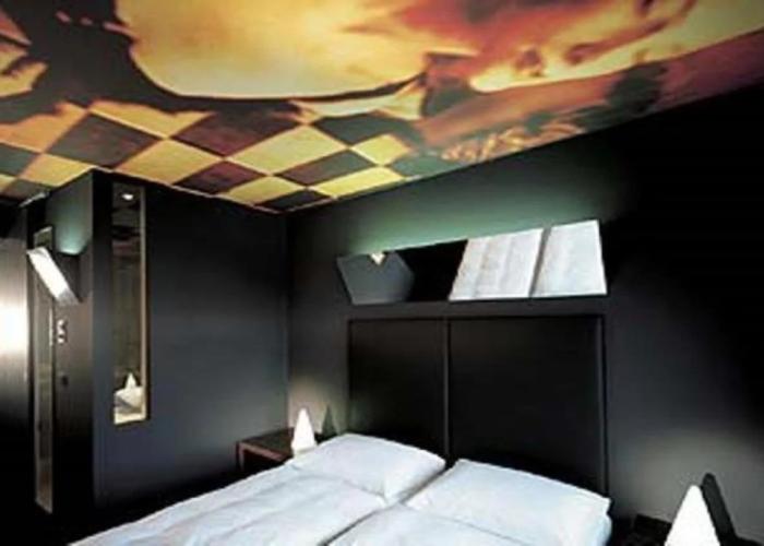 Hotel Kult