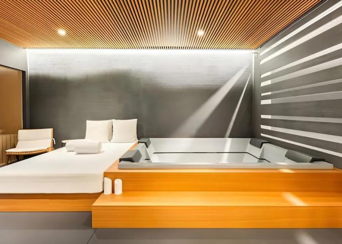 Sea-view Penthouse Spa in Portopiccolo