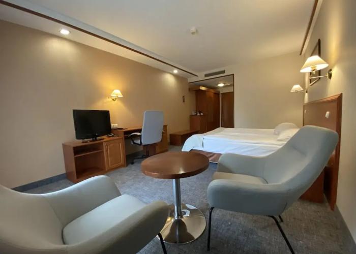 Ambasador Chojny Hotel Lodz