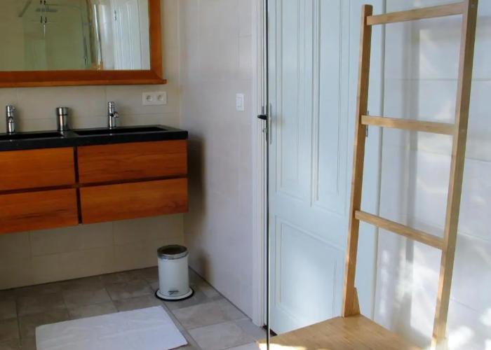 Le Baron Apartments