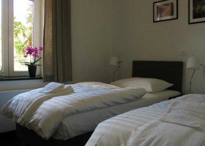 Le Baron Apartments