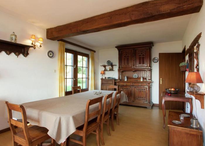 Friendly and Rustic Family Home With Fireplace