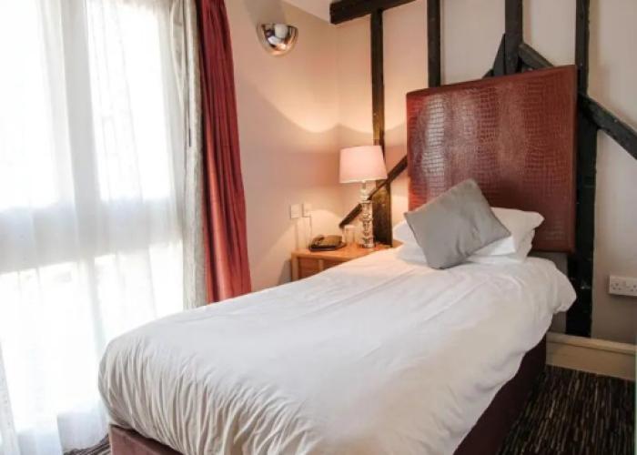 Saracens Head Hotel