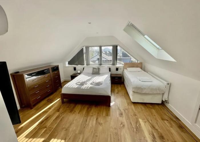 Four Corners Holiday Home with Hot Tub & Sauna