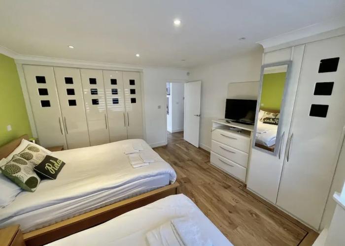 Four Corners Holiday Home with Hot Tub & Sauna