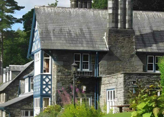 Ravenstone Manor
