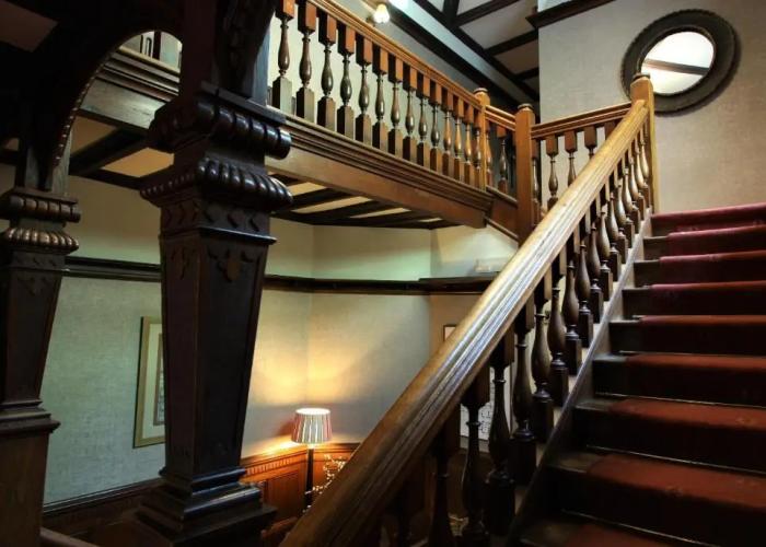 Ravenstone Manor