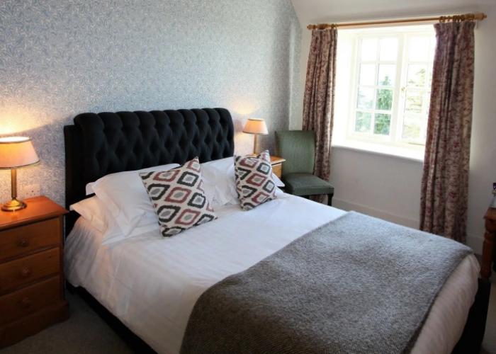 Ravenstone Manor