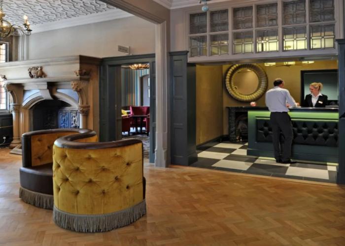 The Crown Manor House Hotel