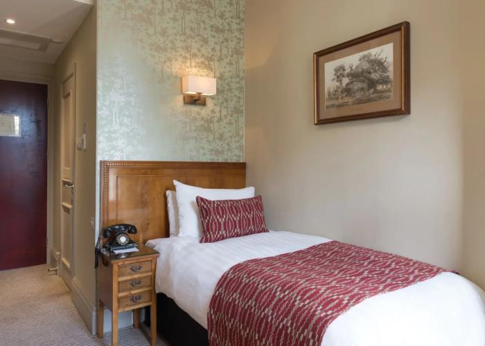The Crown Manor House Hotel