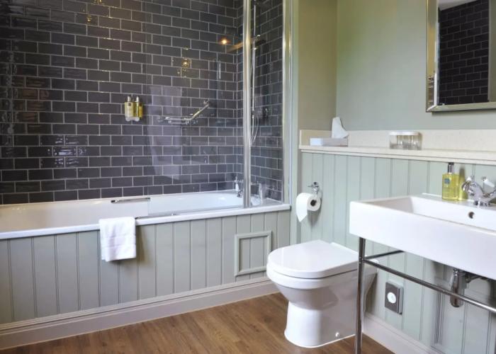 The Crown Manor House Hotel