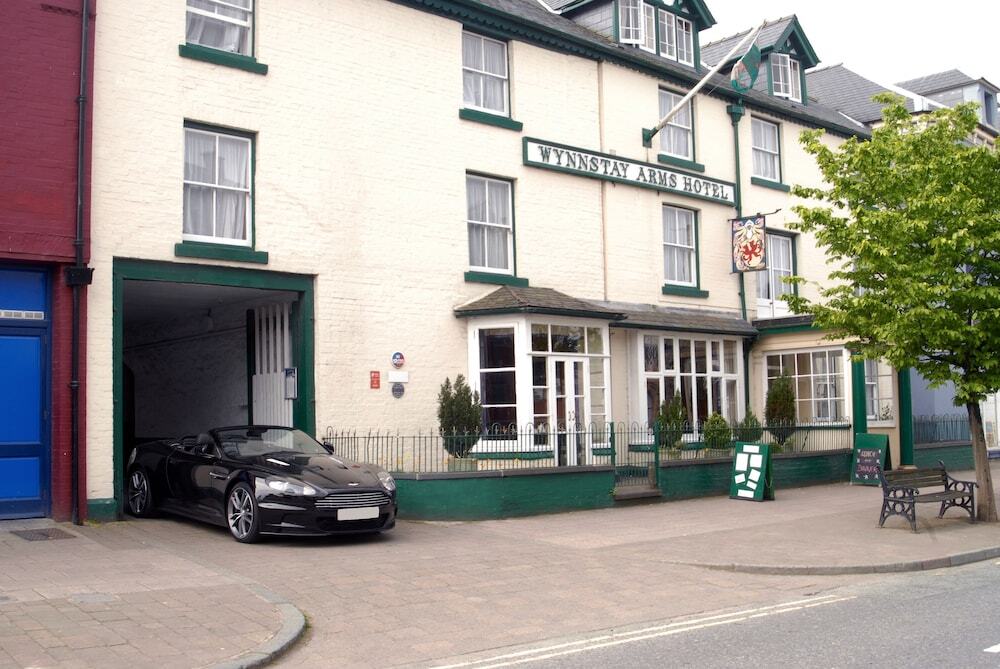 Wynnstay Hotel