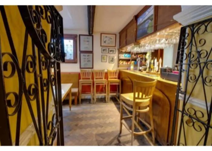 Wynnstay Hotel
