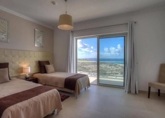 The Beachfront Praia D'el Rey Golf & Beach Resort
