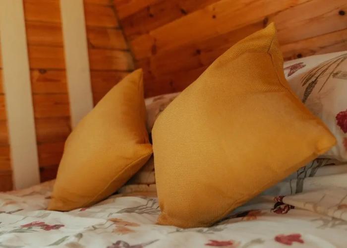 Glamping in Wiltshire the Green Knoll is a Charm