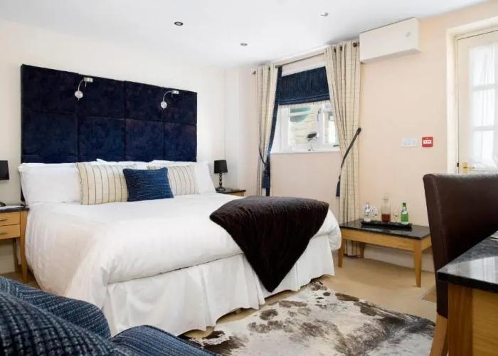 Redesdale Arms Hotel
