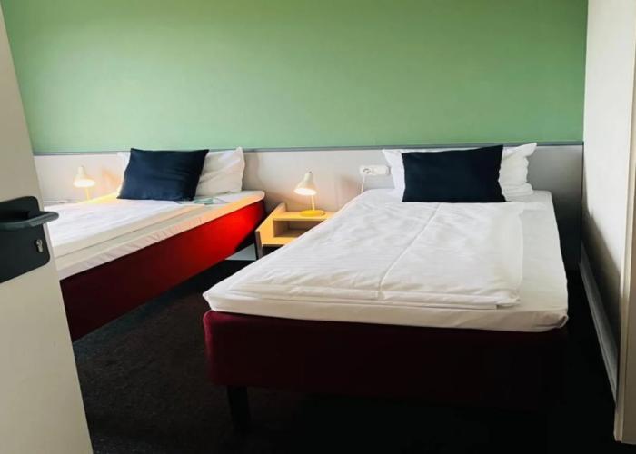 Good Morning + Bad Oldesloe Hotel