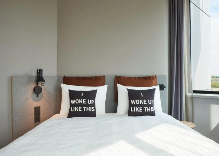 Moxy Amsterdam Schiphol Airport