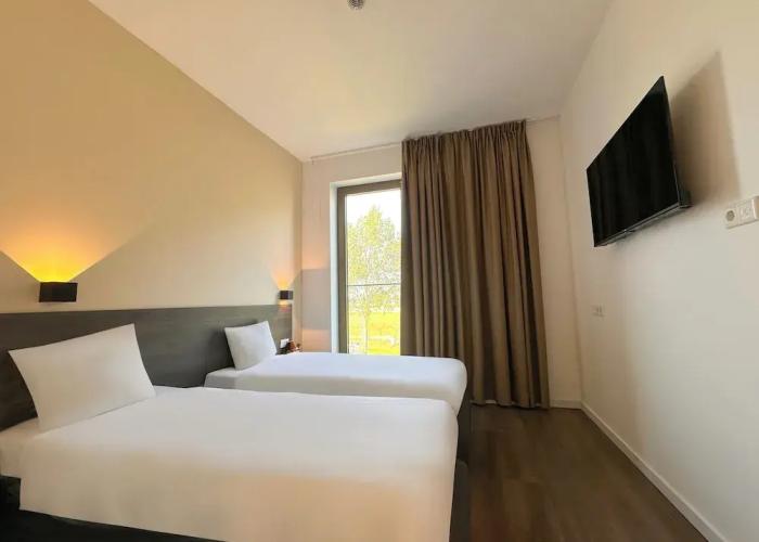 HOTELUX Amsterdam Airport Hotel
