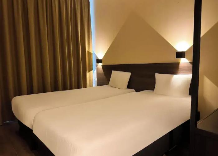 HOTELUX Amsterdam Airport Hotel