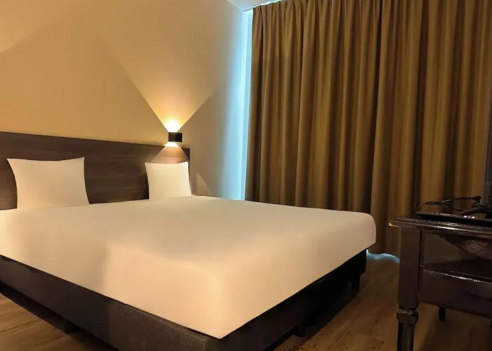HOTELUX Amsterdam Airport Hotel