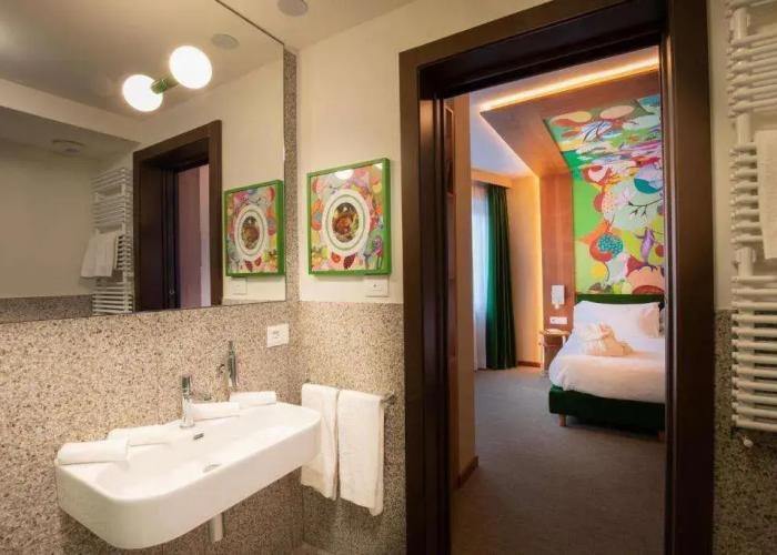 Omama Hotel