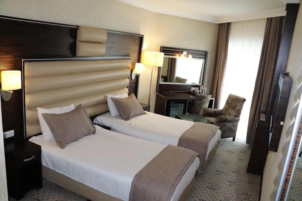 фото Hotel Tatvan Kardelen