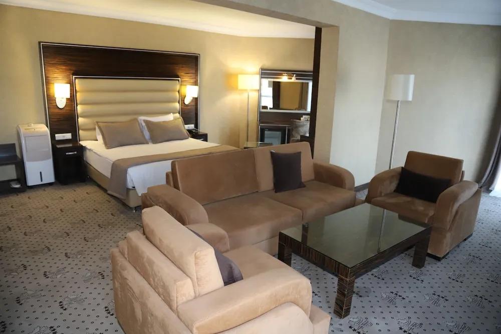 фото Hotel Tatvan Kardelen