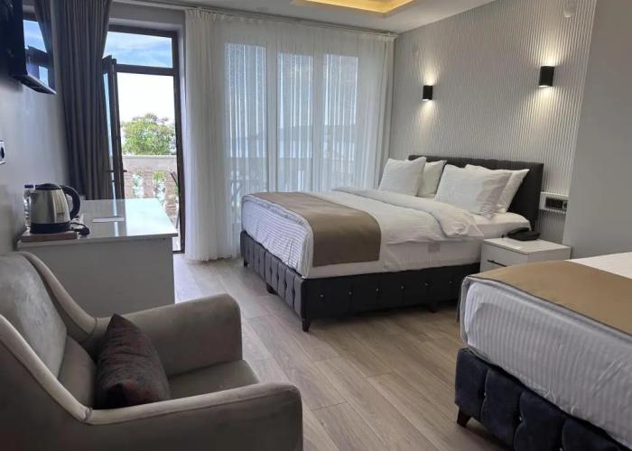 Beyaz Köşk Hotel & Cafe