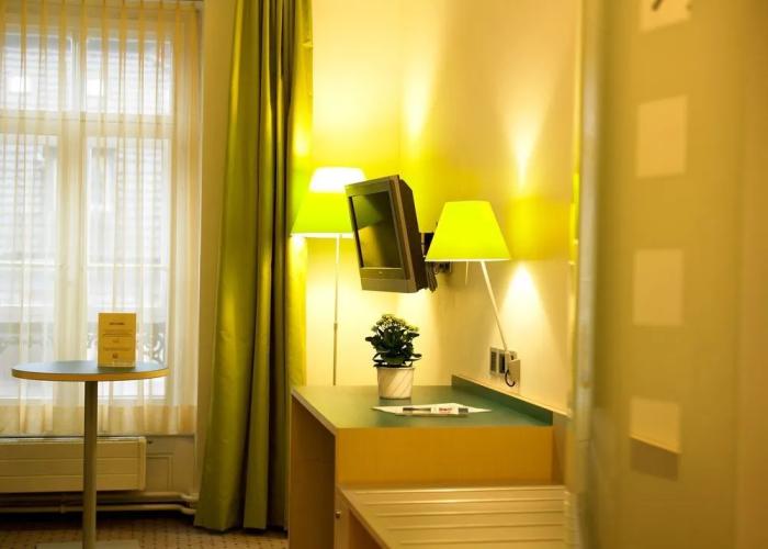 BLUME. - Baden Hotel & Restaurant