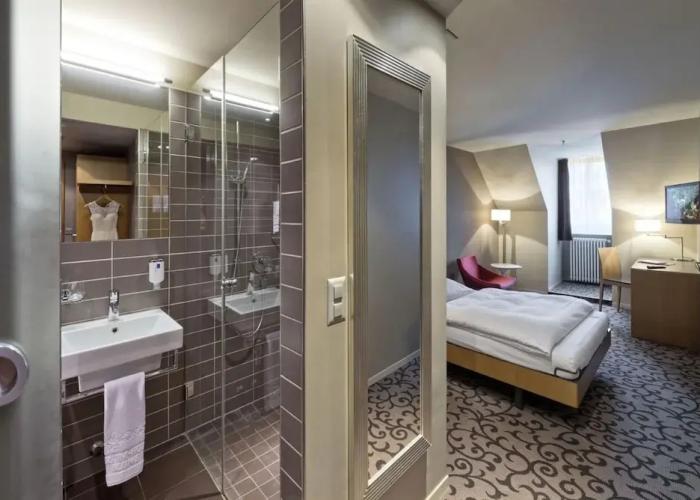 BLUME. - Baden Hotel & Restaurant