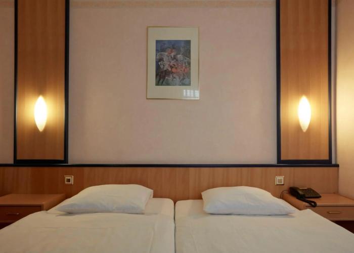 Hotel Crystal