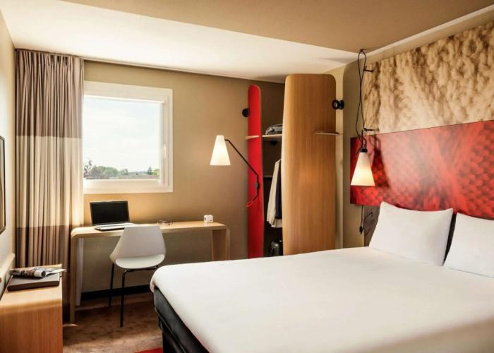 ibis Massy