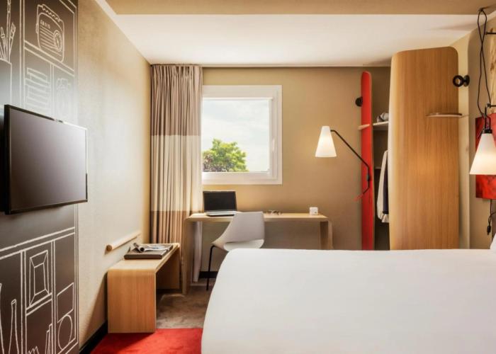 ibis Massy