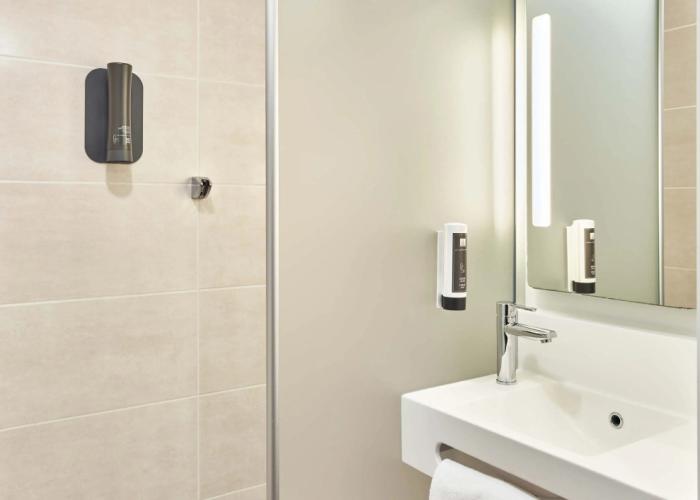 B&B HOTEL MASSY Gare TGV